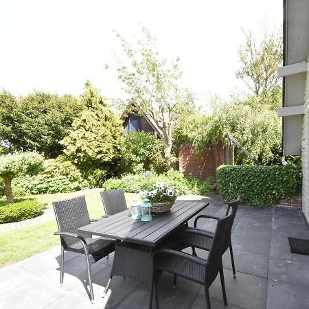 Balmy Holiday Home In Tuitjenhorn With Fenced Garden 外观 照片
